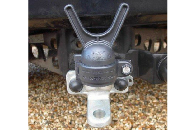 Tow bar wellie boot pull