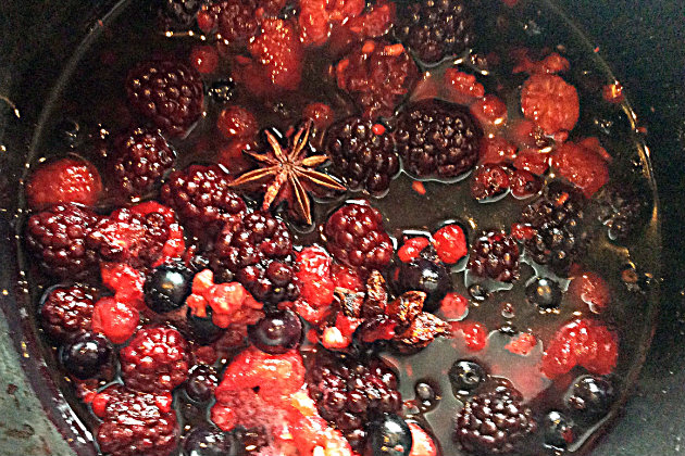 autumn berry compote 