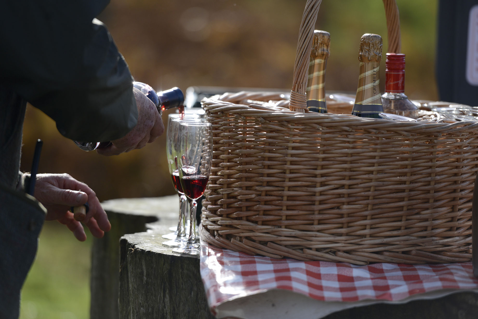How to be a good shoot day host