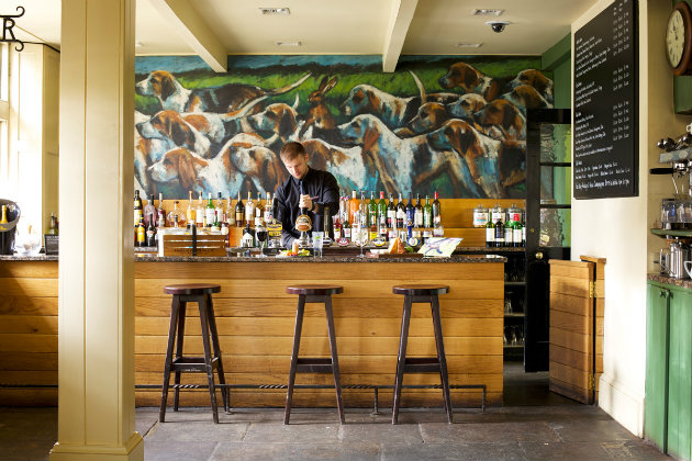 Hare and Hounds Hotel Tetbury bar