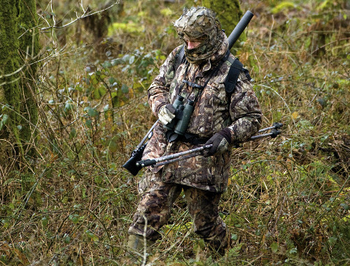 How long should I leave a deer that runs after being shot?