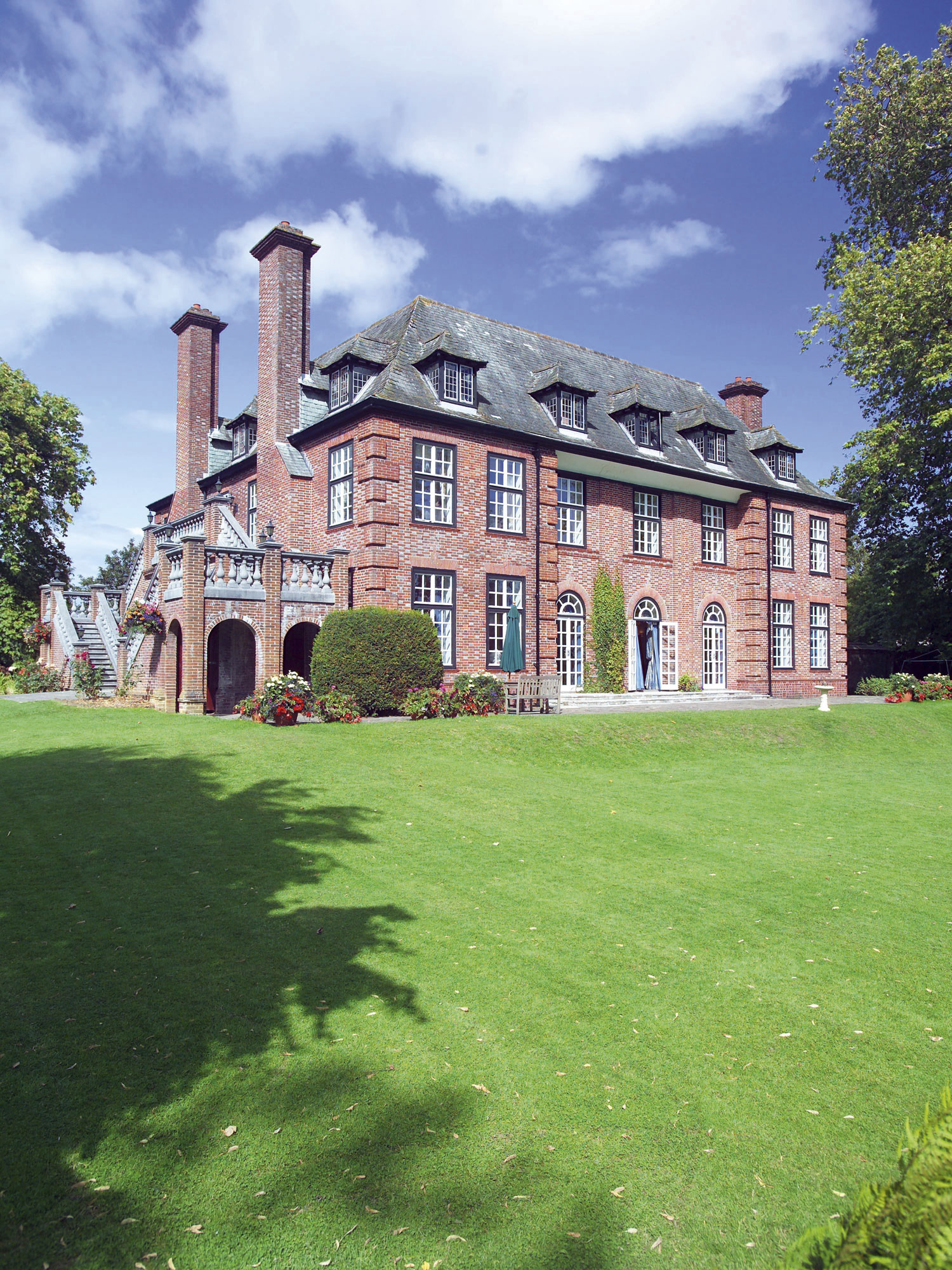 Llansantffraed Court, Monmouthshire review