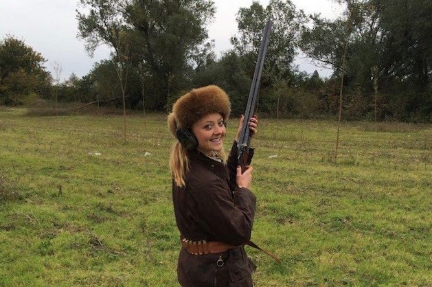 female clayshooter 