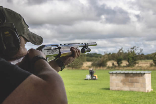 Shooting on the clay ground with a wldfowling gun