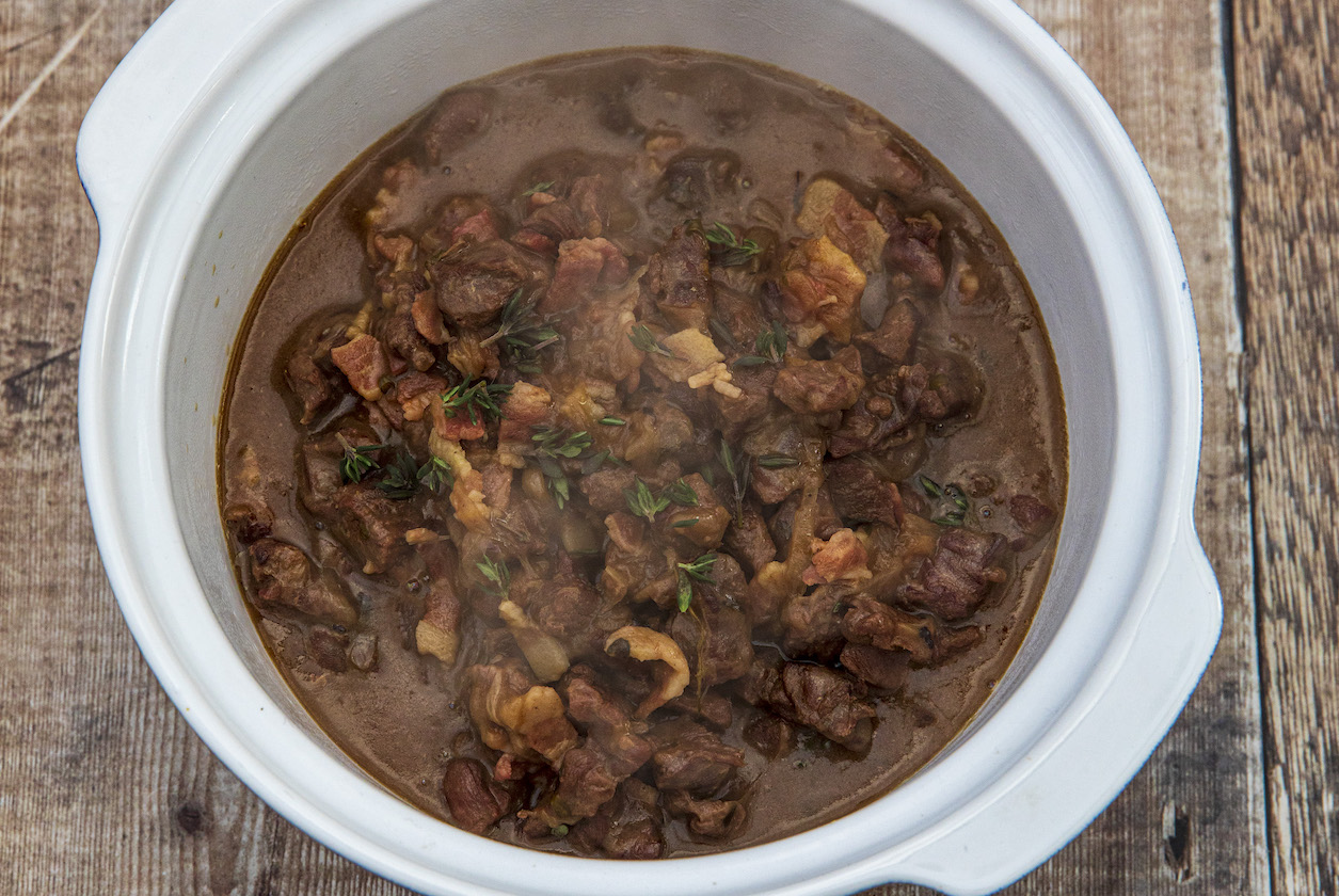 Hare stew with bacon, onions and a beer sauce