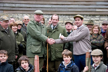 Hunt raises £5,000 for shooting