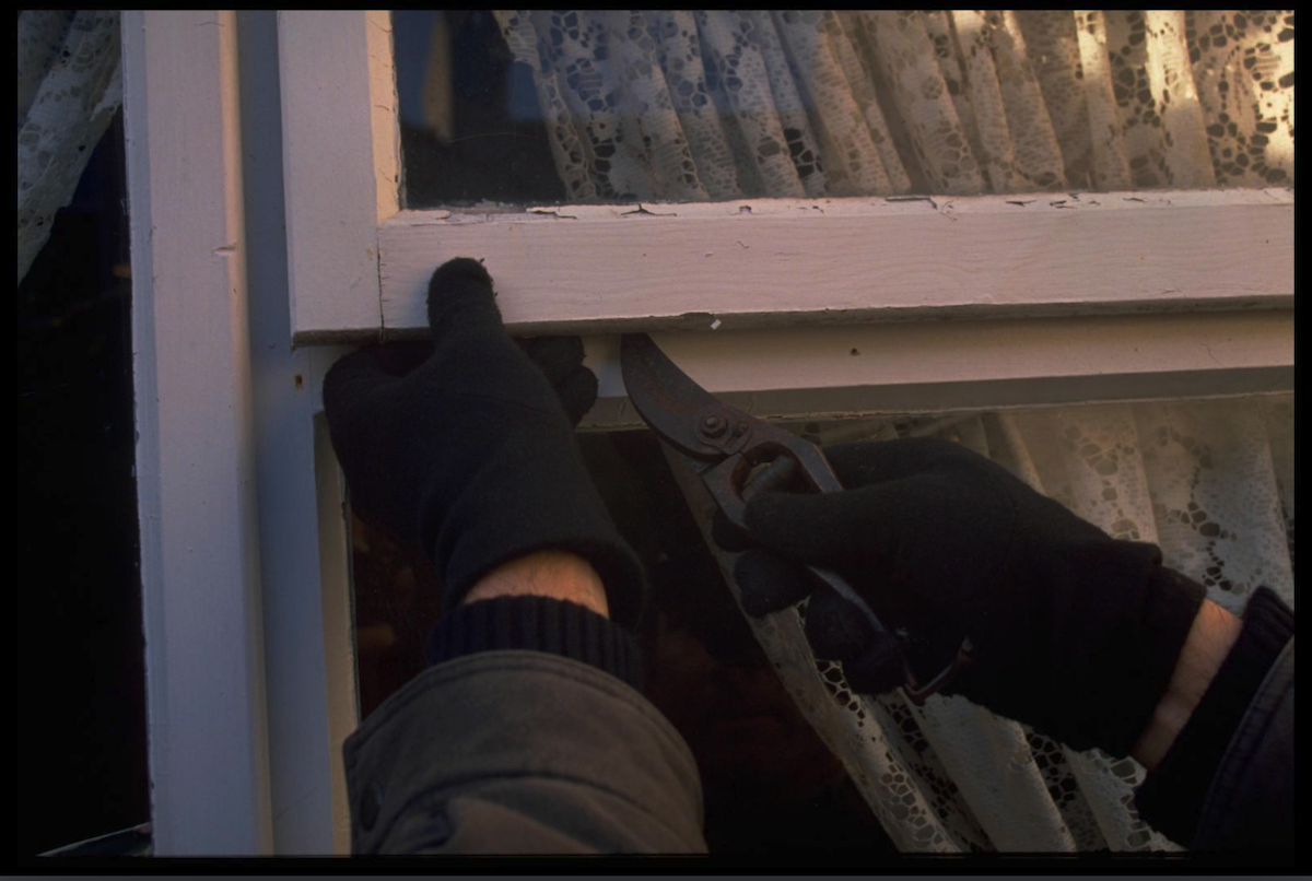 Installing an intruder alarm to secure your guns: is it worthwhile?