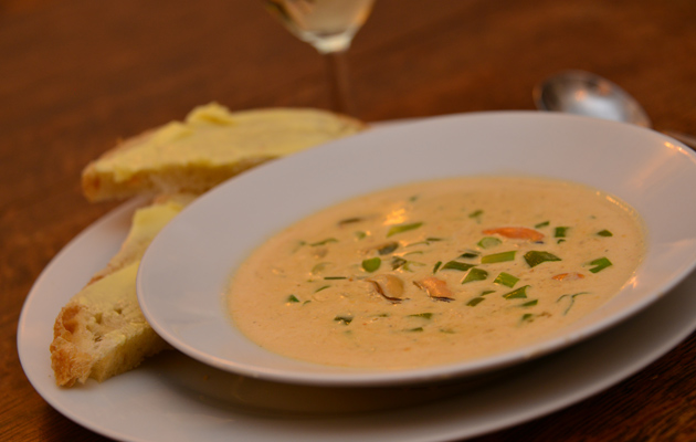 Crab and mussel chowder
