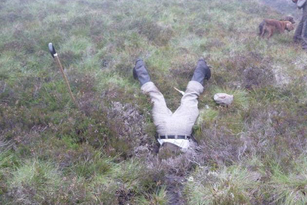 Hero gamekeepers dig through six feet of moorland to rescue lost spaniel