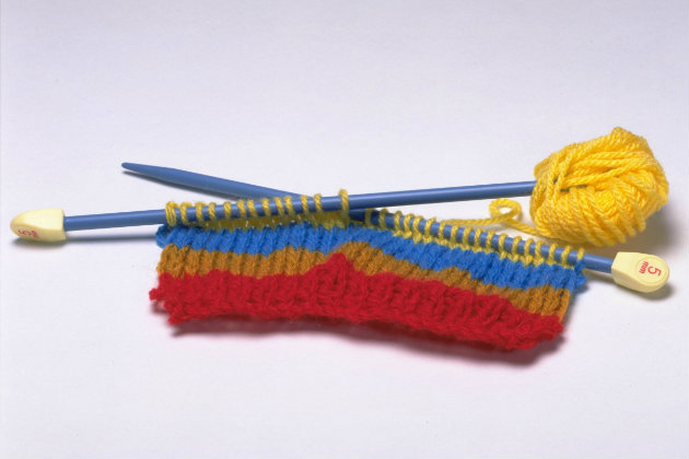 knitting with needles 
