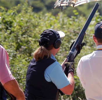 When clay pigeon shooting why can&#8217;t I use 32g sixes?