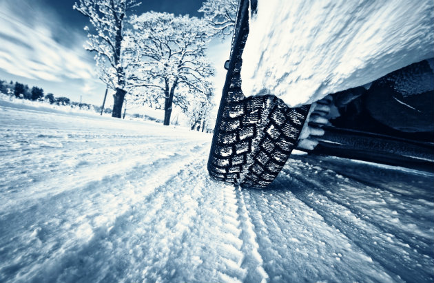 Tyres on road 