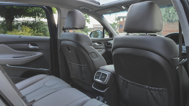 leather seats in Hyundai Santa FE 