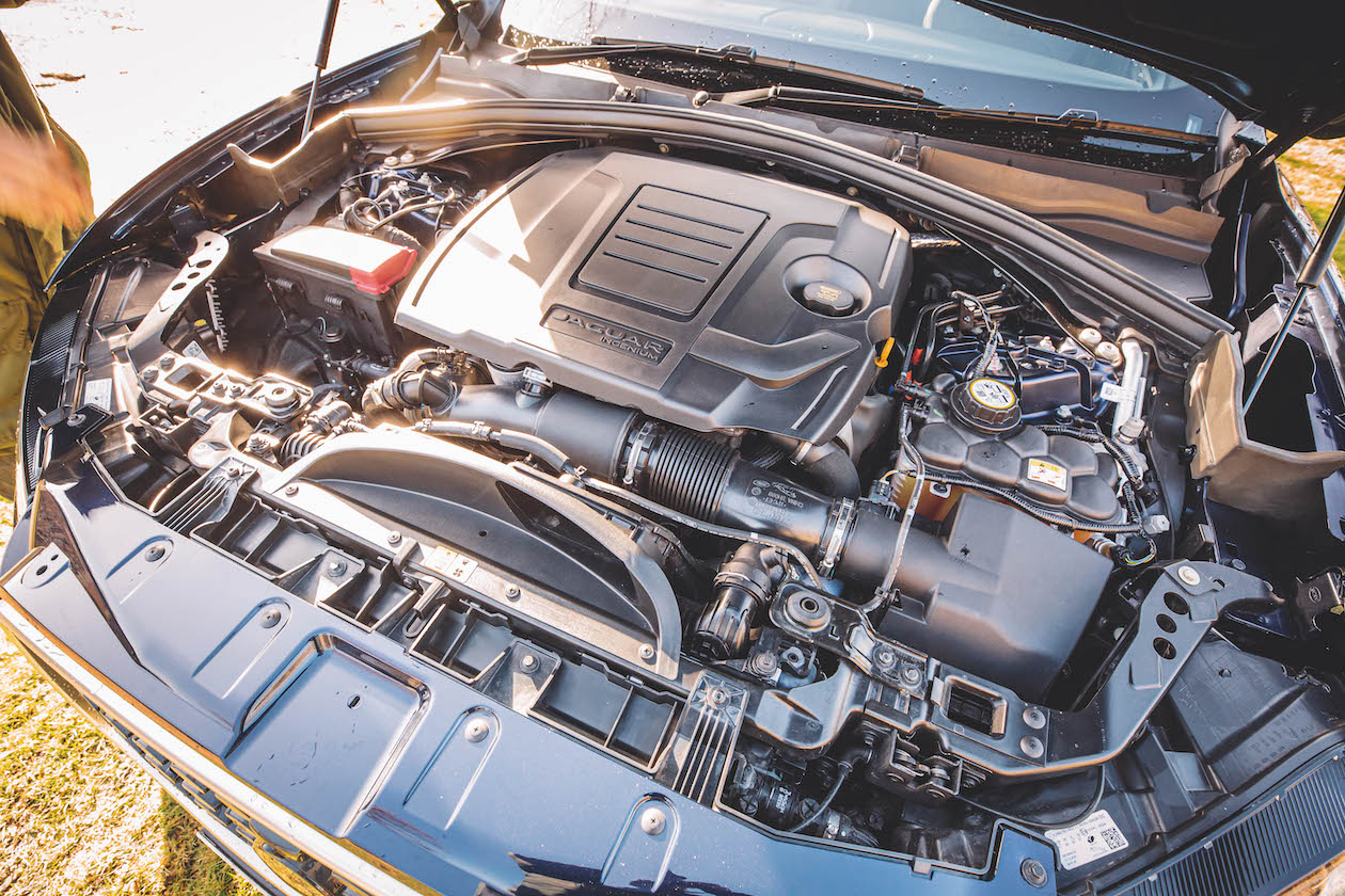 Jaguar F Pace engine