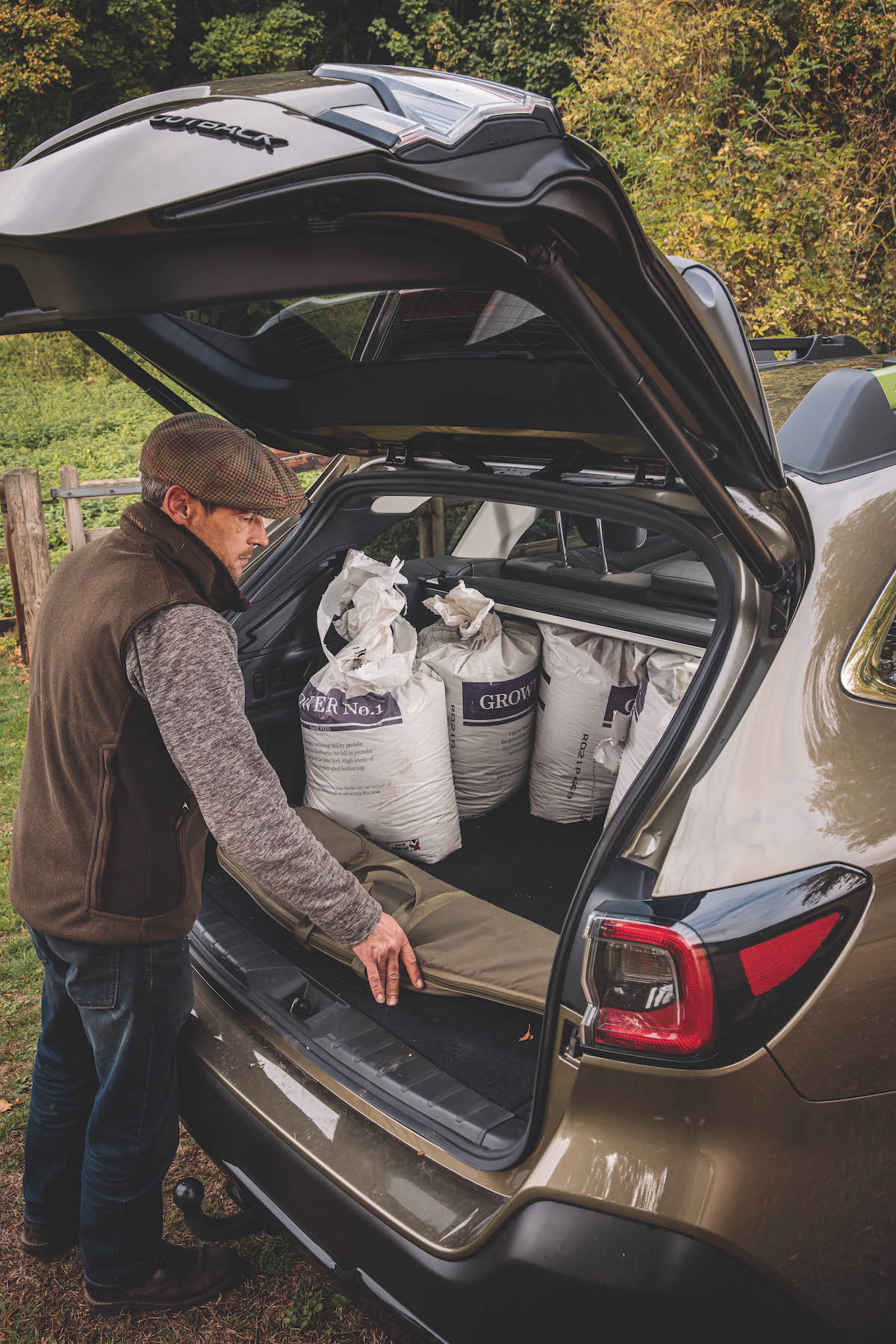 Subaru Outback 2.5i Field