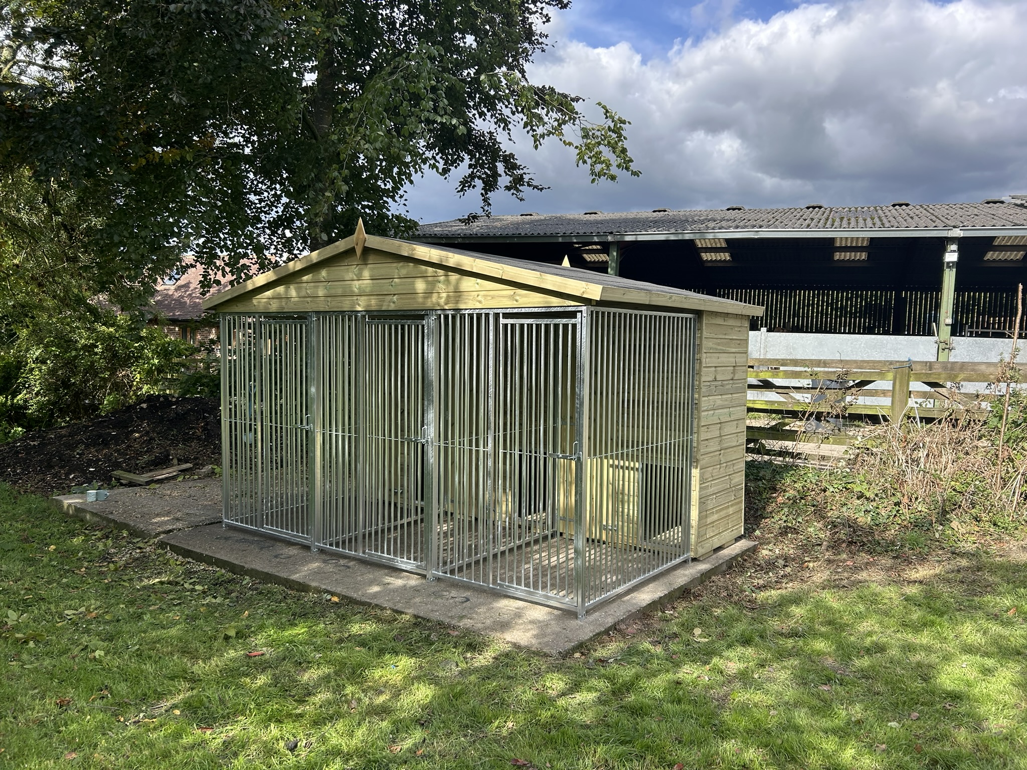Sandon triple kennel