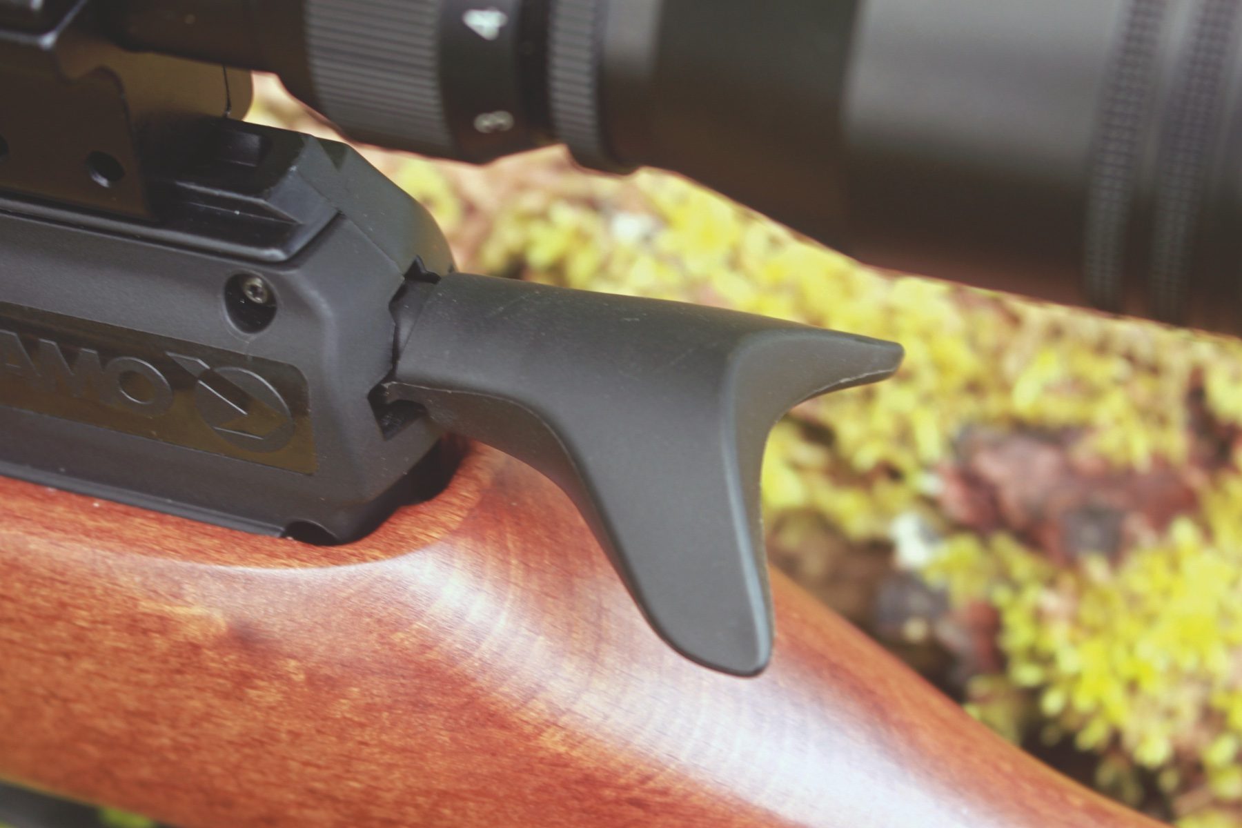 Arrowhead-profile cocking bolt on the Gamo Riser Punisher