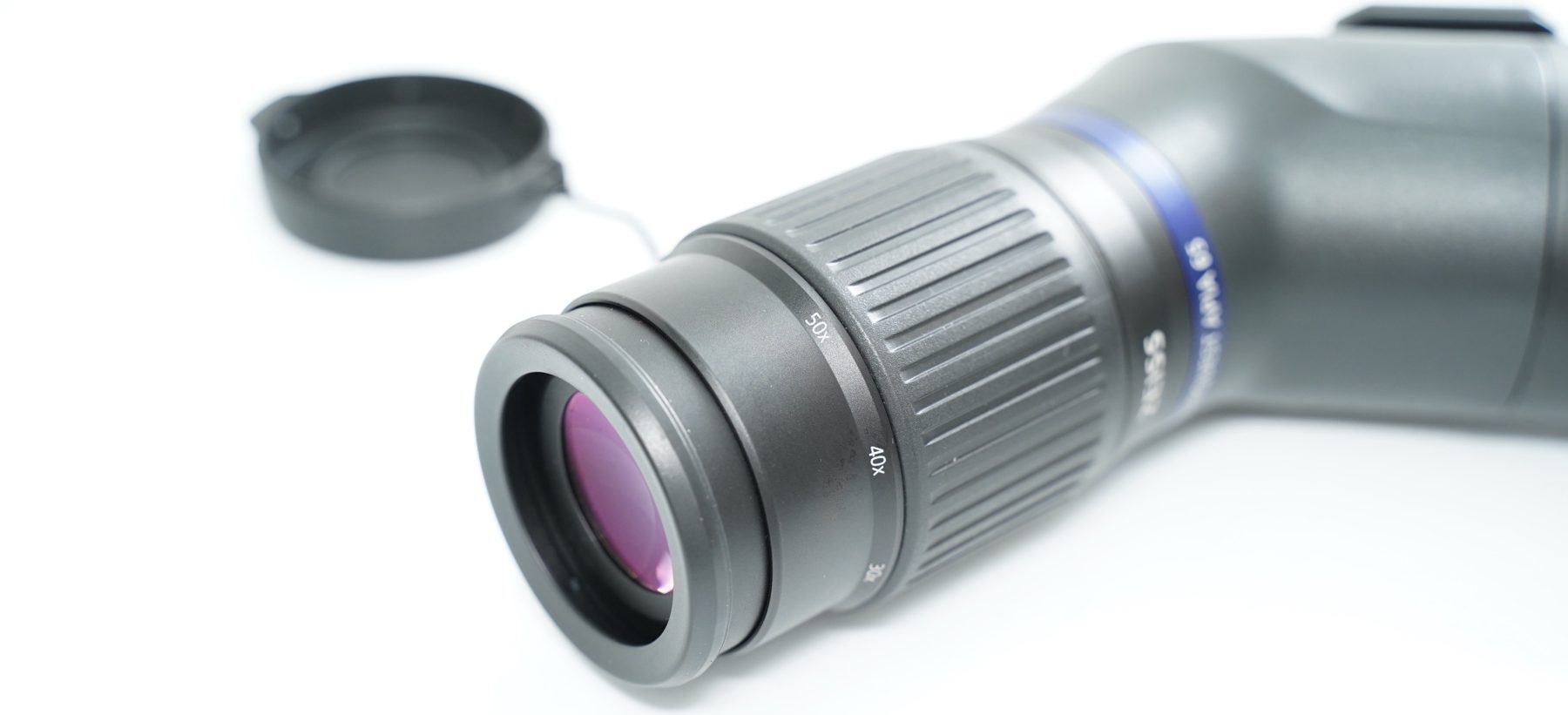 Angled, adjustable eyepiece of the Zeiss Conquest Apia 65 spotting scope
