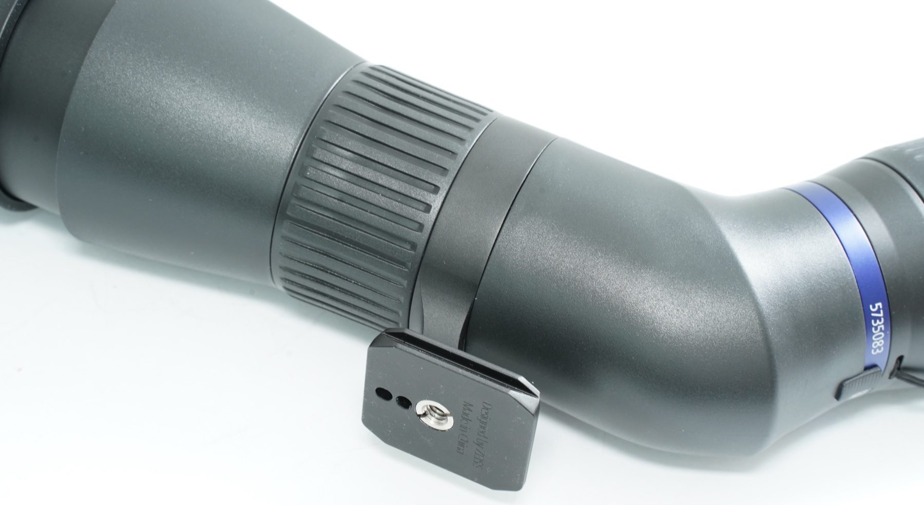 Arca-compatible tripod base on the Zeiss Conquest Apia 65 rotating collar