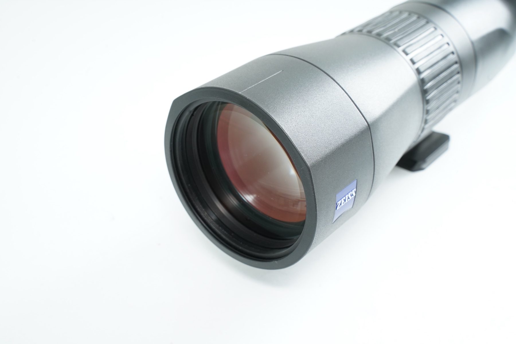 65mm objective lens of the Zeiss Conquest Apia 65 spotting scope